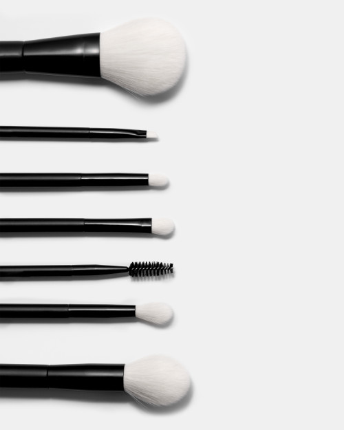 Brush Tube Makeup Set (Black)