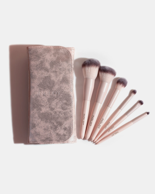 Makeup Brush Set in Silver Case