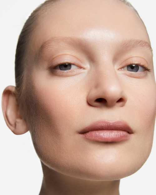 Anti-cernes liftant avec des peptides