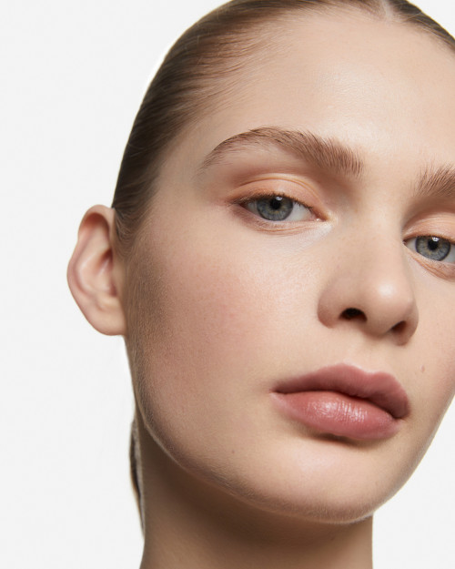 Anti-cernes liftant avec des peptides