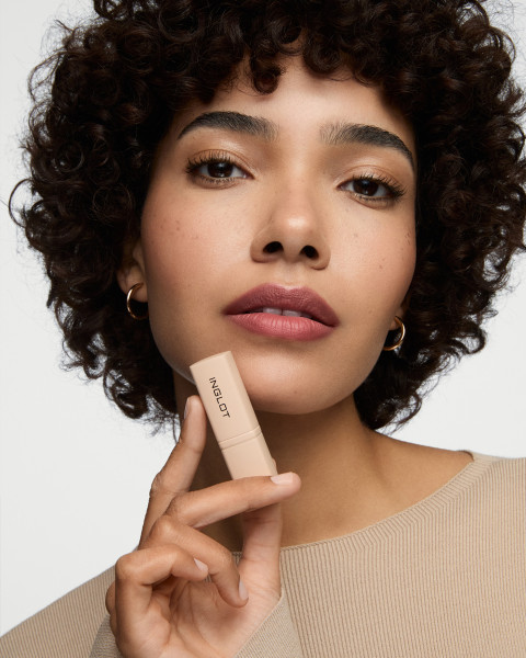 Iconic Duo for Your Lips: Creamy Soft Lipstick and Lipliner